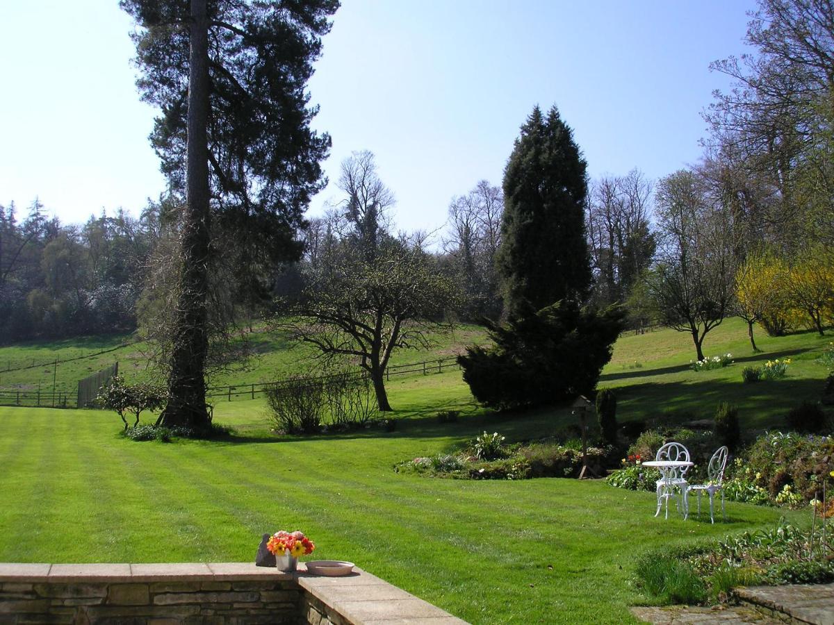 Chart House Bed And Breakfast Dorking Exterior foto