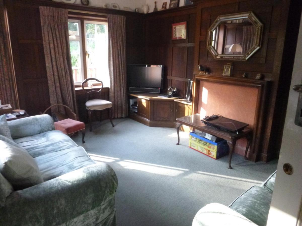 Chart House Bed And Breakfast Dorking Exterior foto