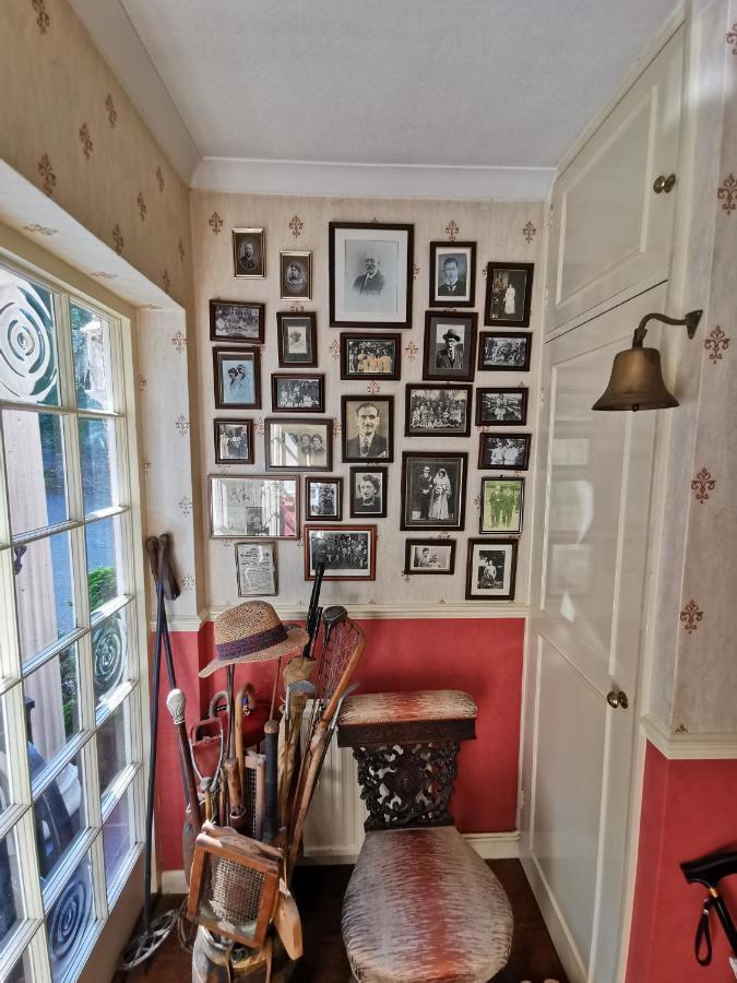 Chart House Bed And Breakfast Dorking Exterior foto